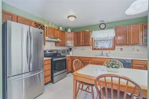 324 Walnut Ave, New Windsor, NY 12553 - Photo 7