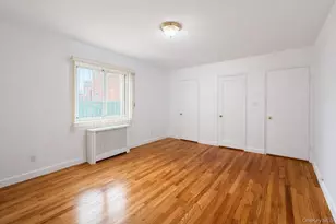 260-11 Langstone Ave, Glen Oaks, NY 11004 - Photo 3