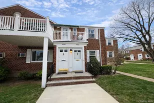 260-11 Langstone Ave, Glen Oaks, NY 11004 - Photo 1