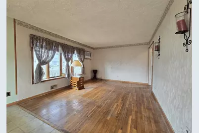 49 Lakewood Avenue, Ronkonkoma, NY 11779 - Photo 7