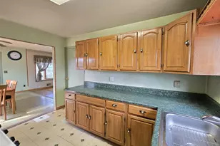 49 Lakewood Ave, Ronkonkoma, NY 11779 - Photo 3