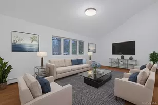 2 Pickwood Ln, Great Neck, NY 11024 - Photo 15