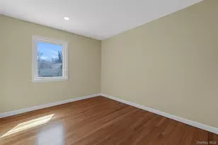 2 Pickwood Ln, Great Neck, NY 11024 - Photo 21