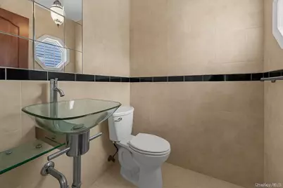 2 Pickwood Lane, Great Neck, NY 11024 - Photo 5