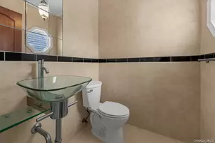 2 Pickwood Ln, Great Neck, NY 11024 - Photo 5