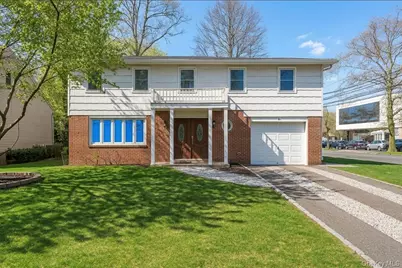 2 Pickwood Lane, Great Neck, NY 11024 - Photo 1