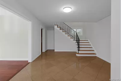 2 Pickwood Lane, Great Neck, NY 11024 - Photo 3