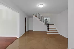 2 Pickwood Ln, Great Neck, NY 11024 - Photo 3