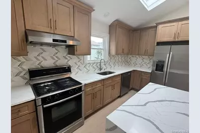 8 Deans Lane, Bayville, NY 11709 - Photo 9