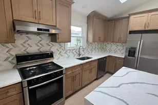 8 Deans Ln, Bayville, NY 11709 - Photo 9