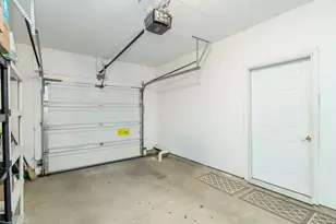 174 Pond View Dr, Port Washington, NY 11050 - Photo 25