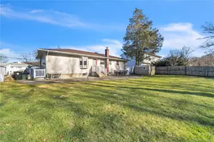 1408 St Louis Ave, Bay Shore, NY 11706 - Photo 31