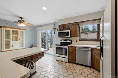 26 Bowden Drive, Huntington Station, NY 11746 - Photo 3