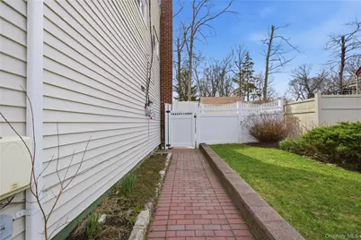 26 Bowden Drive, Huntington Station, NY 11746 - Photo 29