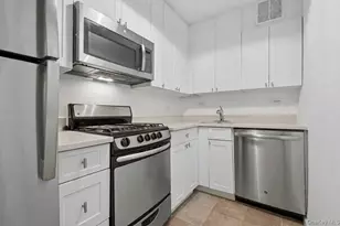 165 W 66th St, New York, NY 10023 - Photo 7