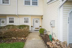 326 Erin Ln, East Setauket, NY 11733 - Photo 3