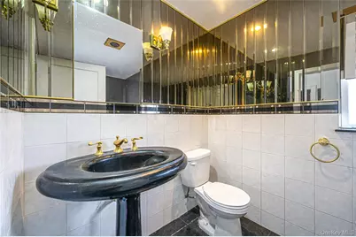 175 Rockaway Parkway, Valley Stream, NY 11580 - Photo 9