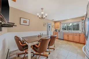 365 Clay Pitts Rd, East Northport, NY 11731 - Photo 11