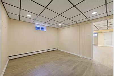 365 Clay Pitts Road, East Northport, NY 11731 - Photo 17