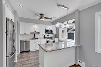 19 Gardenia Drive, Commack, NY 11725 - Photo 5