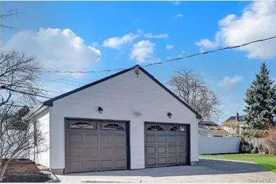 19 Gardenia Drive, Commack, NY 11725 - Photo 17