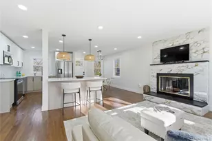 18 Maple Pl, Huntington, NY 11743 - Photo 5