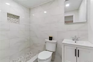 18 Maple Pl, Huntington, NY 11743 - Photo 21