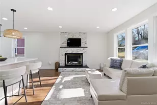 18 Maple Pl, Huntington, NY 11743 - Photo 3