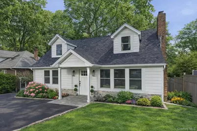 18 Maple Place, Huntington, NY 11743 - Photo 1