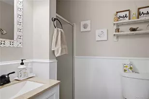 38 Elizabeth Dr, Wading River, NY 11792 - Photo 21