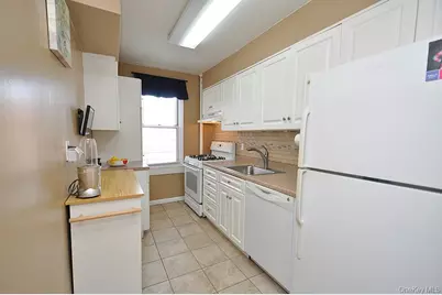 1 Vincent Road #6B, Bronxville, NY 10708 - Photo 9