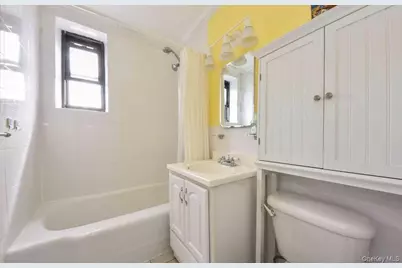 1 Maple Drive #3H, Great Neck, NY 11021 - Photo 7