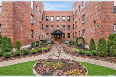 1 Maple Drive #3H, Great Neck, NY 11021 - Photo 1