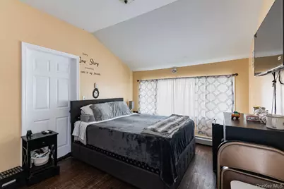 178 Timberline Drive, Brentwood, NY 11717 - Photo 19