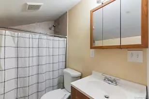 178 Timberline Dr, Brentwood, NY 11717 - Photo 21