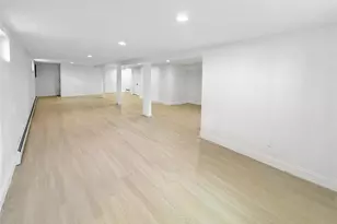 37 Lancaster Pl, Hempstead, NY 11550 - Photo 37