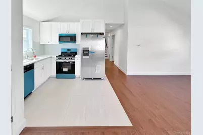 37 Lancaster Place, Hempstead, NY 11550 - Photo 17