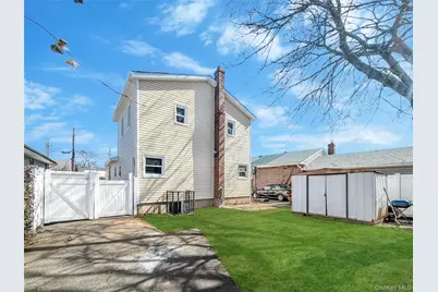 37 Lancaster Place, Hempstead, NY 11550 - Photo 11