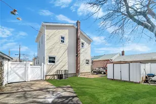 37 Lancaster Pl, Hempstead, NY 11550 - Photo 11