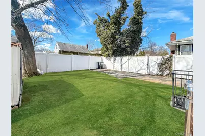 37 Lancaster Place, Hempstead, NY 11550 - Photo 45