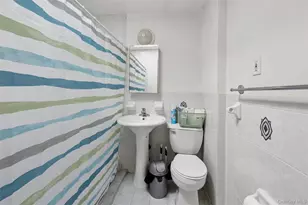 976 Sackett Ave, Bronx, NY 10462 - Photo 13