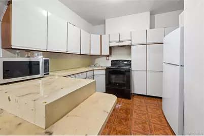 976 Sackett Avenue, Bronx, NY 10462 - Photo 7