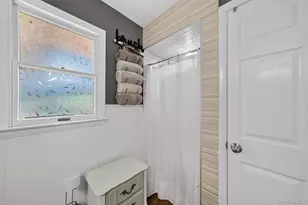 216 Edgewood Dr N, Newburgh, NY 12550 - Photo 17