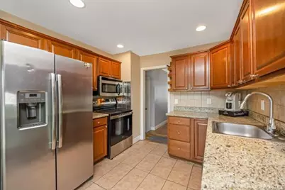 260 New Hampshire Avenue, Bay Shore, NY 11706 - Photo 7