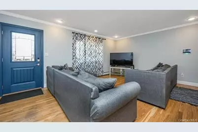 260 New Hampshire Avenue, Bay Shore, NY 11706 - Photo 3