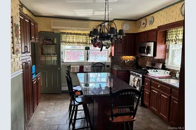 21 Wellington Place, Amityville, NY 11701 - Photo 13