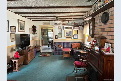 21 Wellington Place, Amityville, NY 11701 - Photo 11