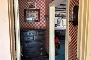 21 Wellington Pl, Amityville, NY 11701 - Photo 9