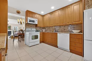 285 Carriage House Dr, Jericho, NY 11753 - Photo 15