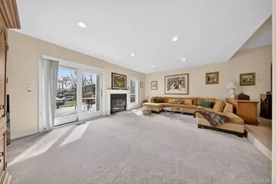 285 Carriage House Drive, Jericho, NY 11753 - Photo 7